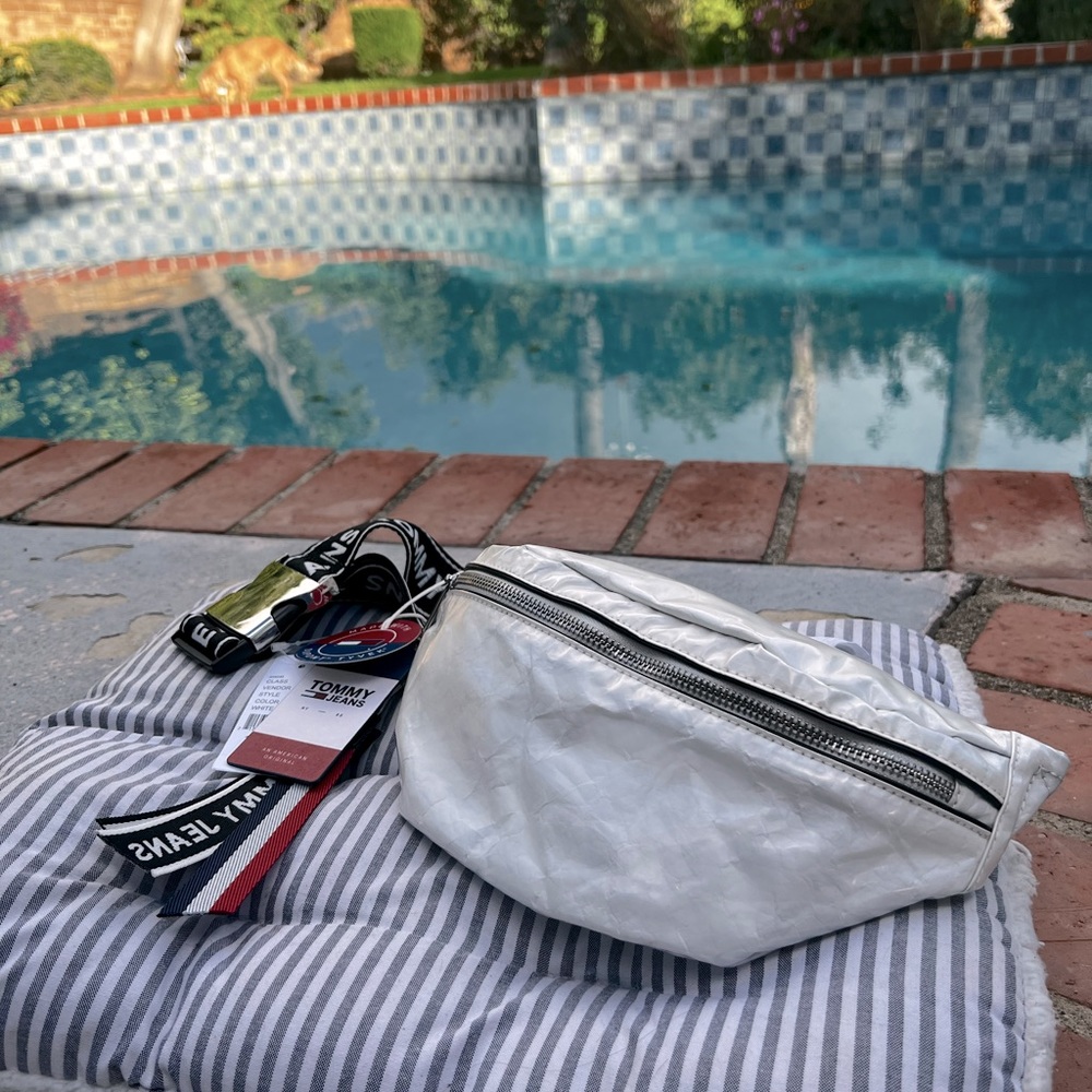 Tommy Hilfigure shoulder bag